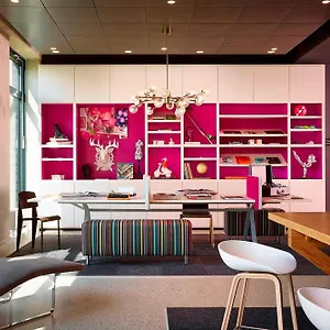 https://moxy-munich-airport.getmunichhotels.com